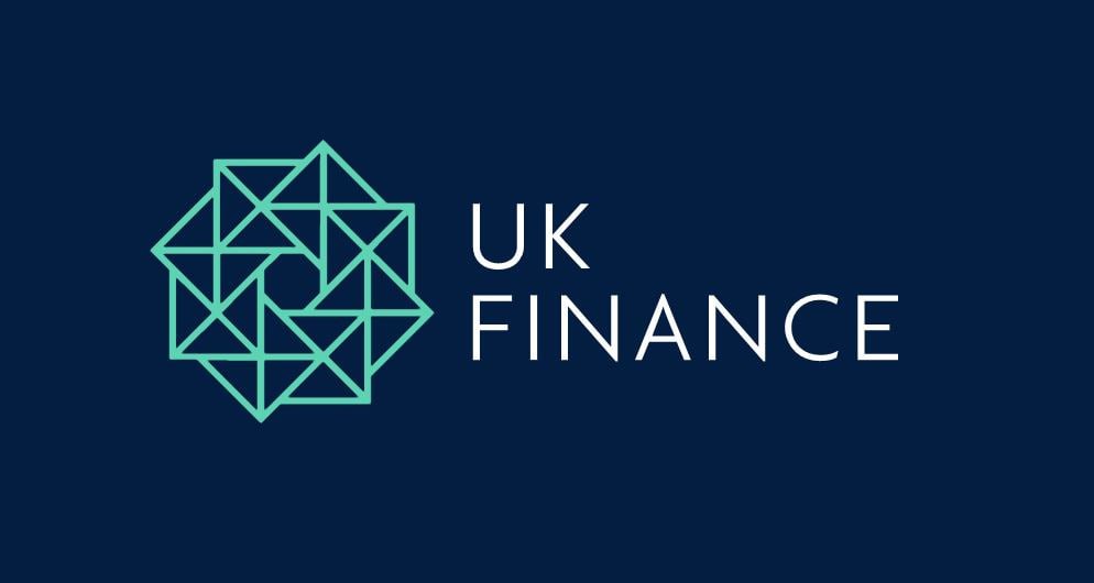 UK Finance хочет, чтобы банки ограничили цифровые сбережения фунта до 5 000