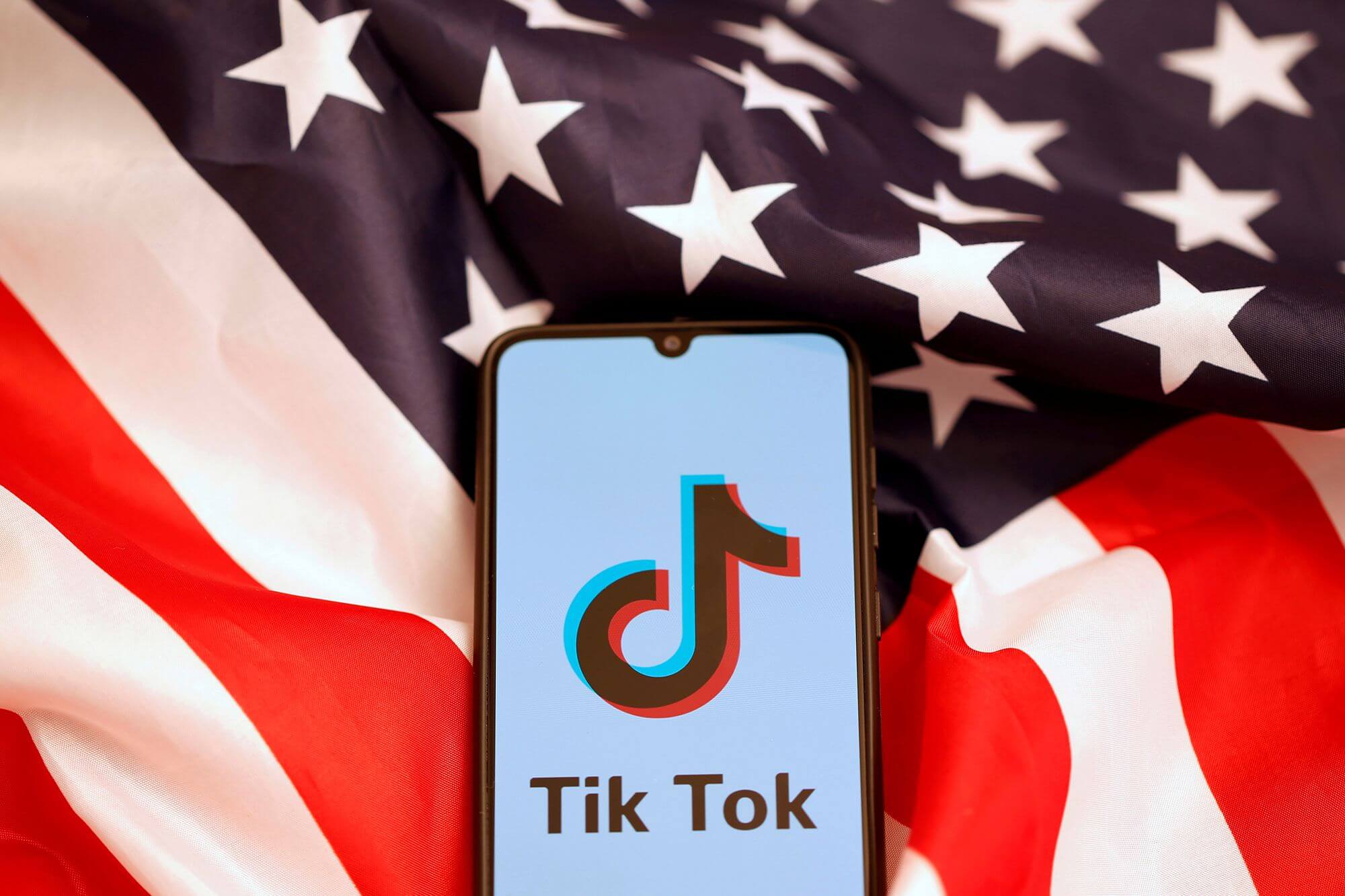 TikTok отложила запуск торговой платформы в США: причины